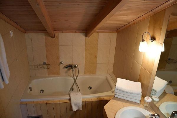 Hotel Nostos (Kastoria)